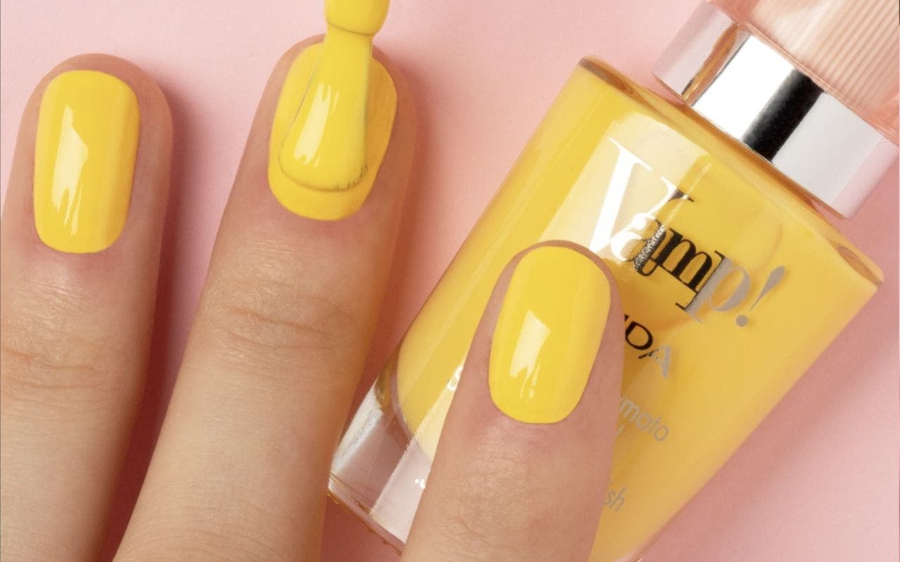 Pupa Vamp Smalto Profumato Effetto Gel Brilliant Yellow 9ml
