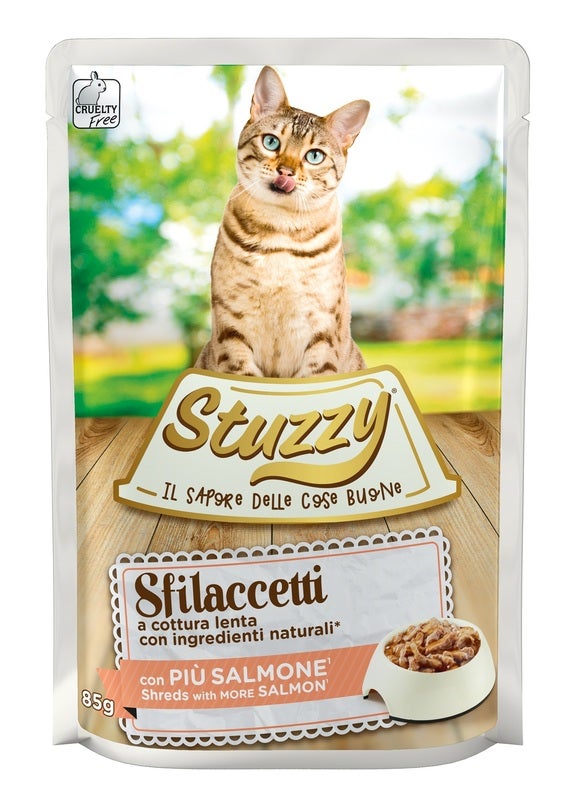 Stuzzy Sfilaccetti con salmón, comida húmeda para gatos adultos, sobre de 85 g