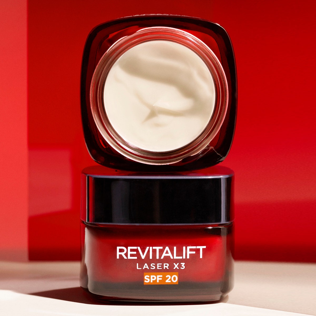 L'Oréal Paris Revitalift Laser X3 Crema facial de día antiarrugas SPF 20 50ml-2