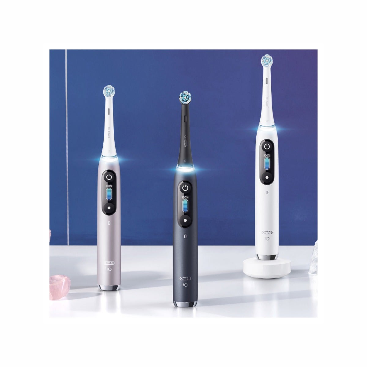 Oral-B Spazzolino Elettrico Ricaricabile iO 9N Nero, 2 Testine, 1 Custodia Da Viaggio Ricaricabile, 1 Spazzolino