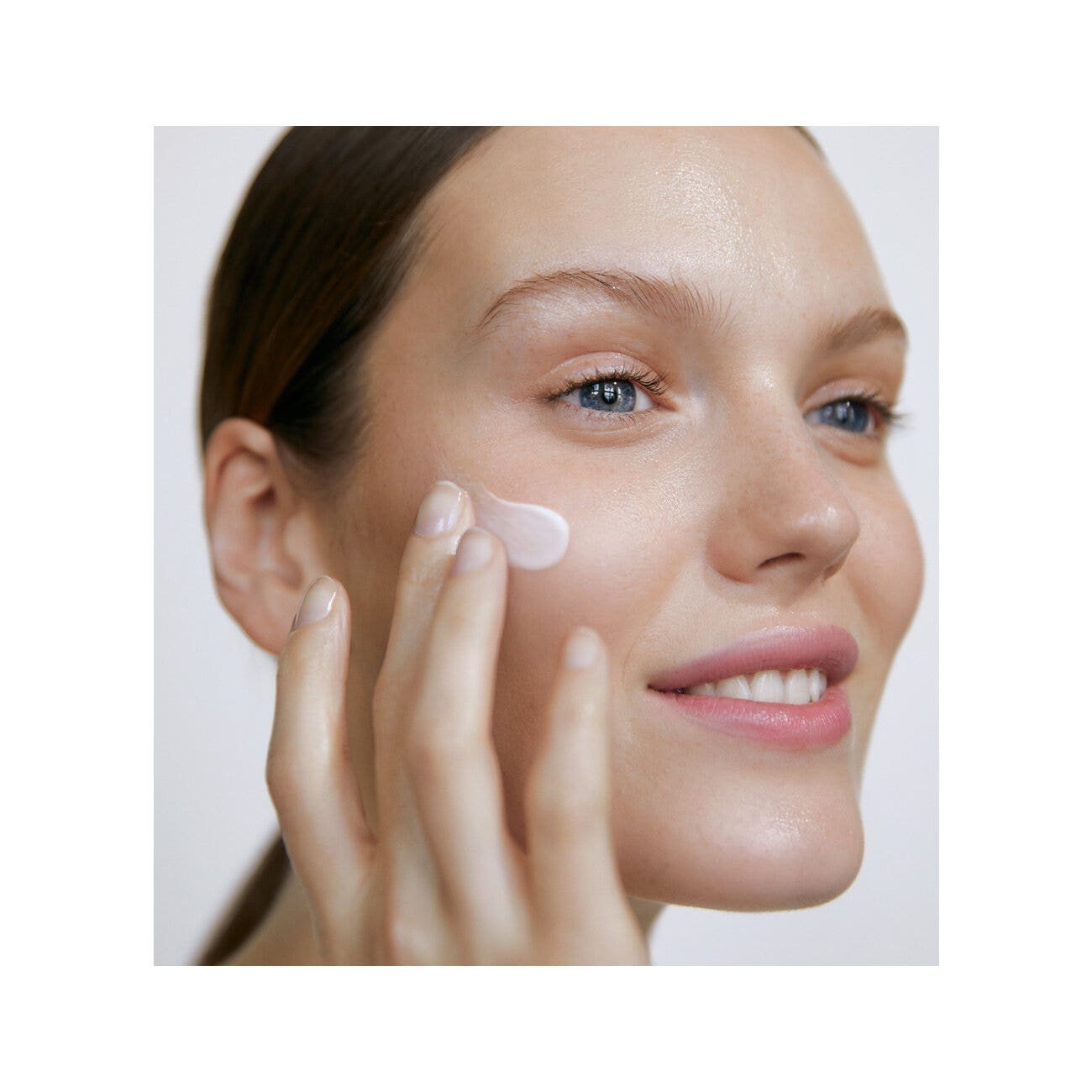 Nivea Naturally Good Crema de día hidratante facial refrescante para pieles normales y mixtas 50 ml