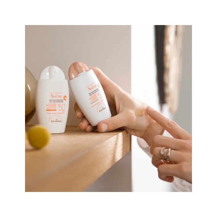 Eau Thermale Avene Fluido Solar Mineral con Color para el Rostro 40 ml SPF50+