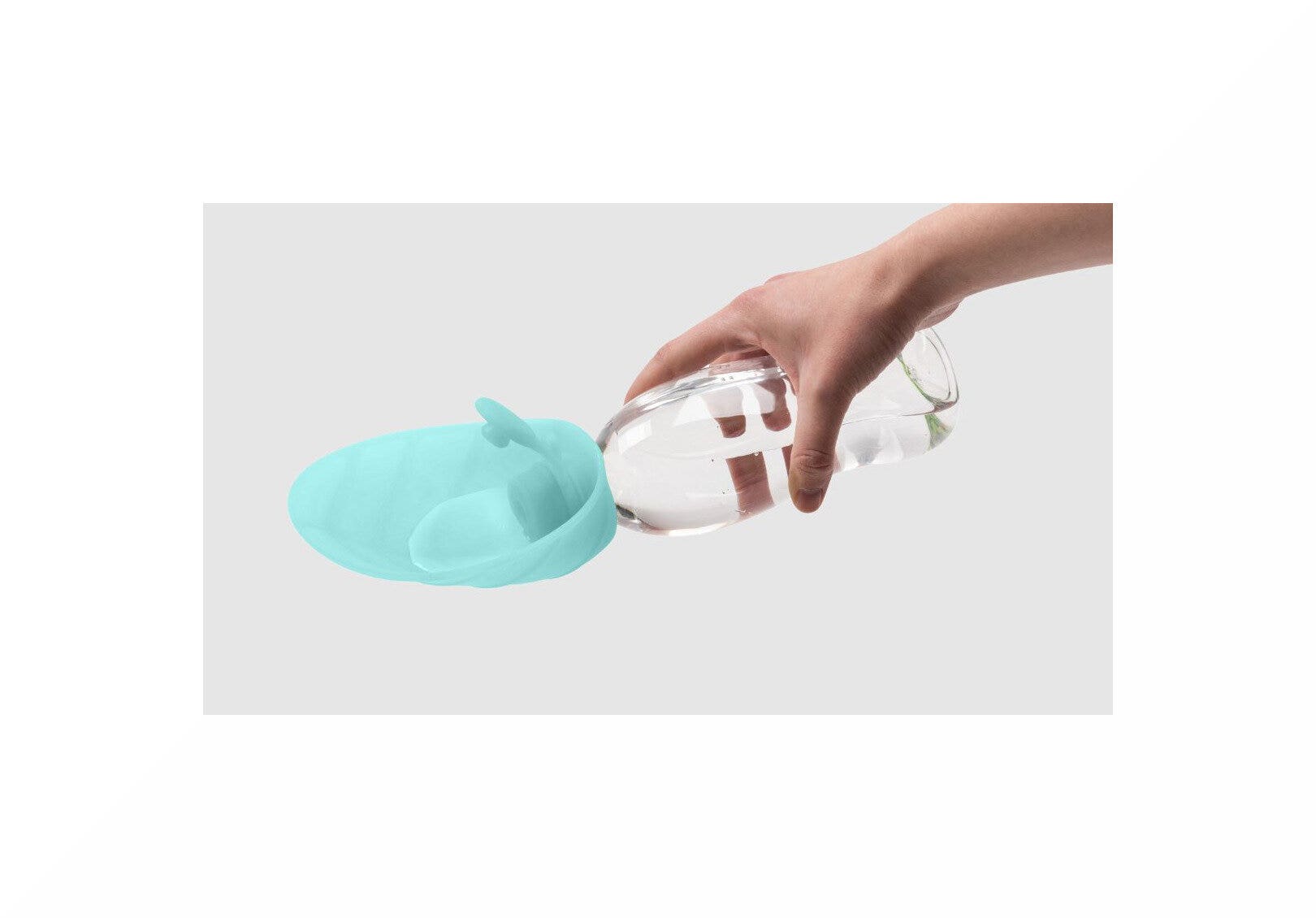United Pets Dispensador de agua de viaje Leaf de silicona color verde agua para perros