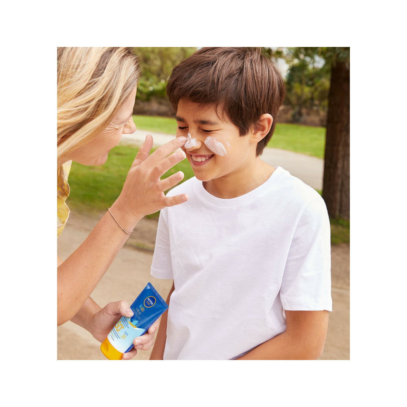 Nivea Sun Leche Solar Kids Ultra Protect & Play SPF 50+ Crema Solar para Niños Resistente al Agua 150 ml